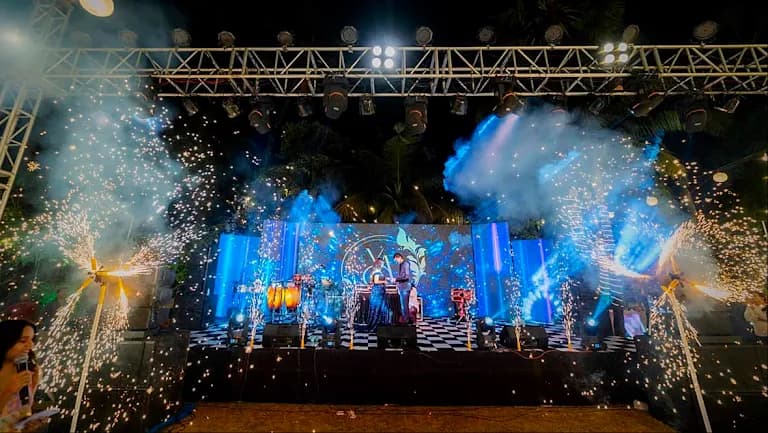 Entertainment / Live Band